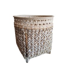 Rattan Basket White Wash With Shell 30 cm